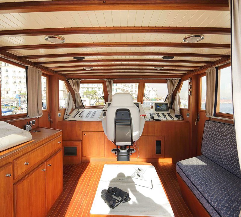 yacht bravo eugenia interior